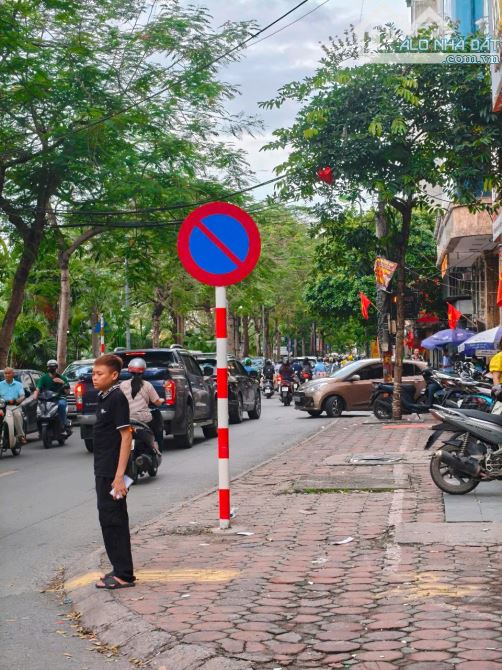 Vị trí cực đẹp, 20m ra Phố Nguyễn Khang, oto tải tránh, QH ổn,55m2 x Văn phòng.Giá 22.5 tỷ