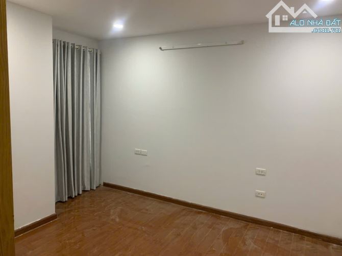 cho thuê căn hộ n04 hoàng đạo thúy, 126m2, 3 phòng ngủ 2wc đồ cơ bản chỉ 17tr/tháng