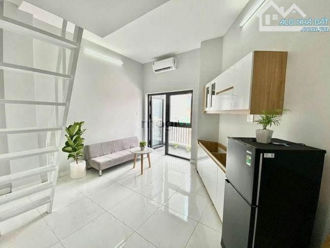 PHÒNG TRỌ CÓ GÁC BAN CÔNG 25M2 SẴN MÁY LẠNH Ở PHỔ QUANG TÂN BÌNH