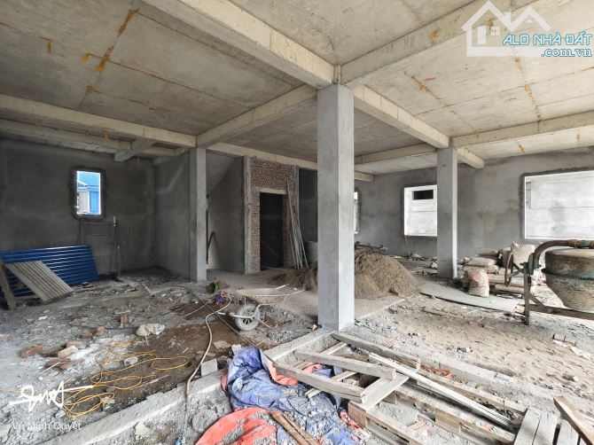 Cho thuê nhà mặt đường Lê Hồng Phong đoạn siêu đẹp. Diện tích đất 425m2, ngang 17m