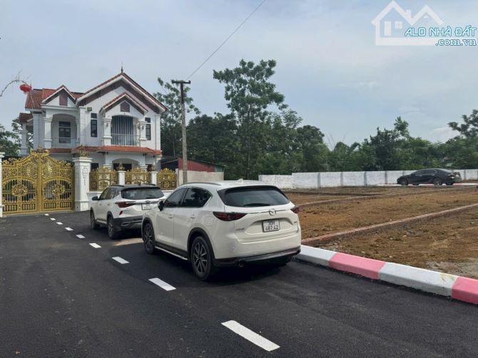 Lô góc 100m2 full thổ cư cách Quốc lộ 21 500m giá nhỉnh 2 tỷ, cách đại học Quốc gia 5ph