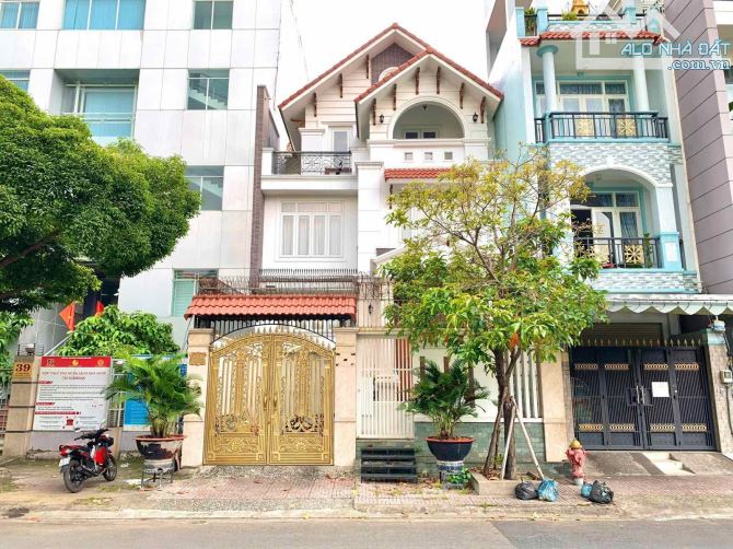 Mặt tiền sang trọng, nội thất Cao Cấp - Mặt Tiền Đường Lê Thúc Hoạch, Q. Tân Phú