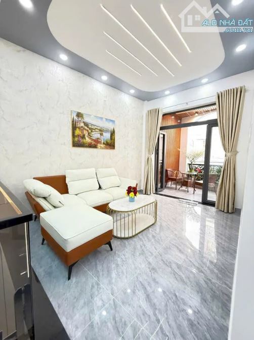 Nhà siêu đẹp, siêu rẻ, ngay TT Gò Vấp, 1T1L, 4PN,DT 81m2, giá chỉ 6,8 tỷ, SHR, khu an ninh
