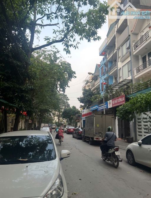 TÔI CẦN BÁN GẤP NHÀ 32M2 KINH DOANH NHỈNH 7 TỶ PHỐ TAM TRINH - HOÀNG MAI Ô TÔ TRÁNH Ở NGAY