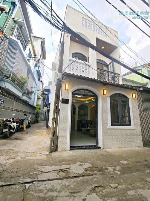 Nhà Chính Chủ - 30/8 Thống Nhất Gò Vấp - Cách Mặt Tiền 30m - Hẻm Xe Hơi Nhỏ- Giá : 4.9 Tỷ