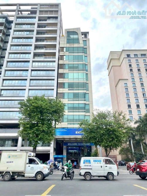 TOÀ NHÀ VĂN PHÒNG 3000 M2- GÓC 2MT TÔN ĐỨC THẲNG- NGANG 10M- 2 HẦM+12 TẦNG- 1,3 TỶ/TH