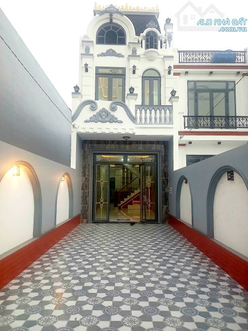 NHÀ MẶT TIỀN ĐƯỜNG KÊNH LONG TRẠCH 130M2 THUẬN TIỆN KINH DOANH
