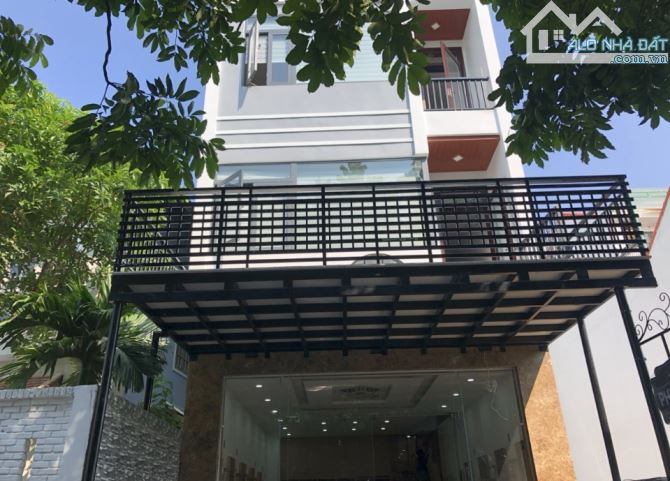 CẦN BÁN NHÀ MỚI XÂY NỘI THẤT HIỆN ĐẠI VÀ THOÁNG MÁT KHU PHỐ TÂY ĐƯỜNG BÀ TRIỆU