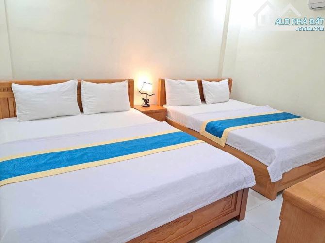 BÁN KHÁCH SẠN CĂN GÓC 2 MẶT TIỀN SÁT BIỂN BÃI SAU VŨNGTÀU.CÁCH BIỂN 50M VỊ TRÍ ĐẸP - 32 TỶ