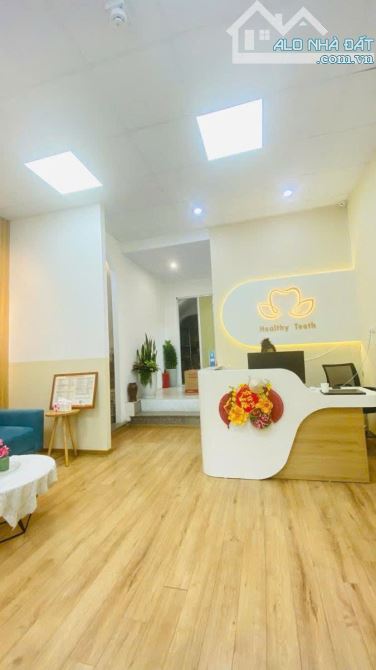 CHỦ CẦN BÁN GẤP NHÀ MẶT PHỐ HOÀNG NGÂN - 68M - 4 TẦNG - 24,5 TỶ- MT 5.5m
