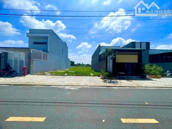 CẮT LỖ LÔ ĐẤT 220m2 CÁCH PHÀ CÁT LÁI 500M GIÁ 2TỶ260, NGAY ĐƯỜNG LÝ THÁI TỔ