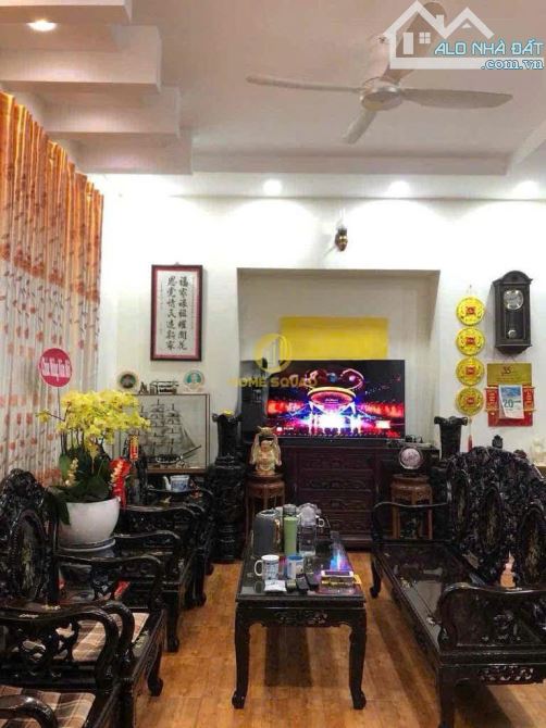 Cho thuê gấp biệt thự Nguyễn Gia Trí P.25 Q.Bình Thạnh DT 8x18-3 tầng.Giá thuê chi 35tr