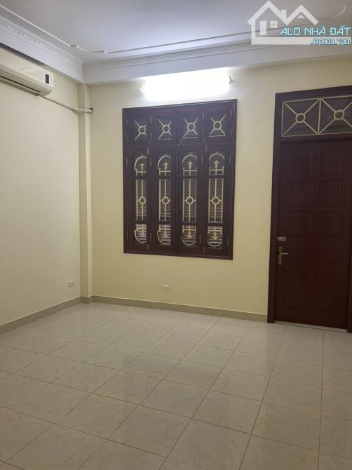 Cho thuê nhà Đồng Bát – Mỹ Đình DT 38m x 5 tầng, 3 ngủ, ôtô đỗ cửa giá 13tr/th