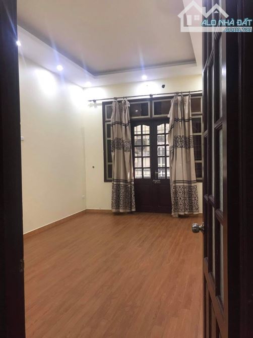 Cho thuê nhà Trần Bình – Từ Liêm DT 37m x 5 tầng, khu phân lô, ôtô đỗ giá thuê 14tr/th