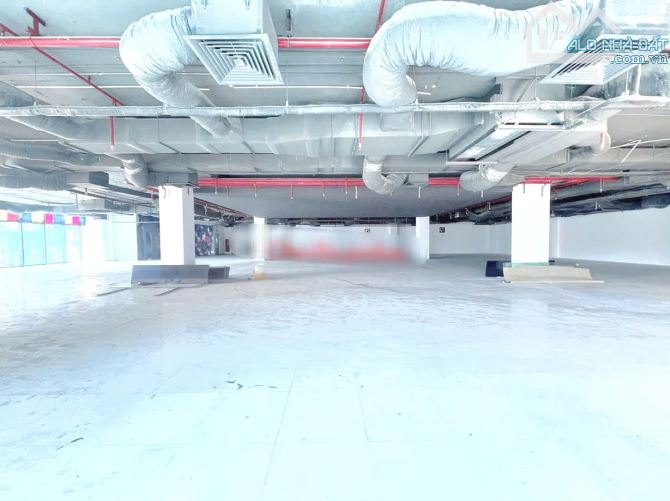 Cho thuê Sàn VĂN PHÒNG 300m2, 600m2, 1.000m2 – MT Cách Mạng Tháng 8, P12, Q10-Metro-195 Tr