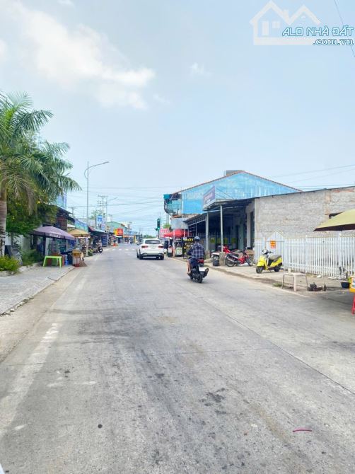 Đất nền thổ cư, mặt tiền lộ xóm tại Đặc Khu Phú Quốc với diện tích 263,6m2, giá 2,25 tỷ.