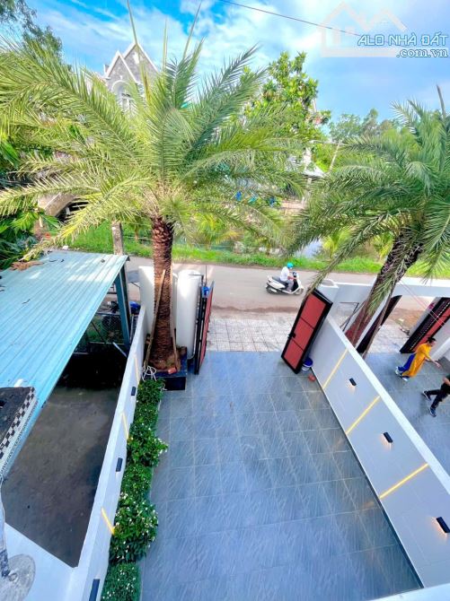 NHÀ MẶT TIỀN 110M2 THUẬN TIỆN KINH DOANH MỌI NGÀNH NGHỀ