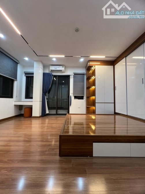 HÀNG HIẾM , NGUYỄN KHANG ,VỊ TRÍ ĐẸP, GẦN PHỐ LƠN , 32M2*5T