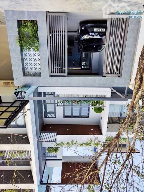 Chủ ngộp cần bán nhà Nguyễn Cửu Vân,Bình Thạnh.Giá 4tỉ690,Sổ sẵn.Tặng nguyên bộ nội thất .