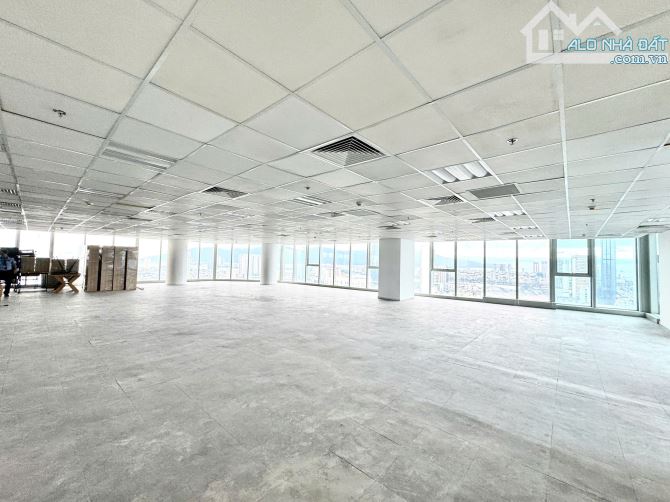 CHO THUÊ NGUYÊN SÀN VĂN PHÒNG 352m² – VIEW THÀNH PHỐ & BIỂN - SẴN TRẦN SÀN