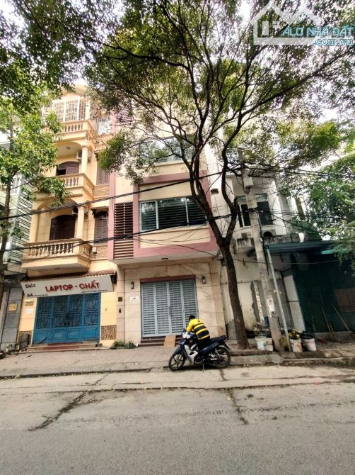 Cho thuê nhà LK Quốc hội Lương Thế Vinh 75m2 x 5 tầng thang máy 35tr