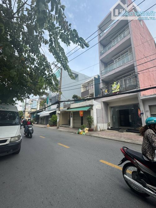 Chị ruột em cần bán MT 47 Lương Thế Vinh Tân Phú - DT: 5x15m - Kết cấu: 5 tầng - 13.5 tỷ