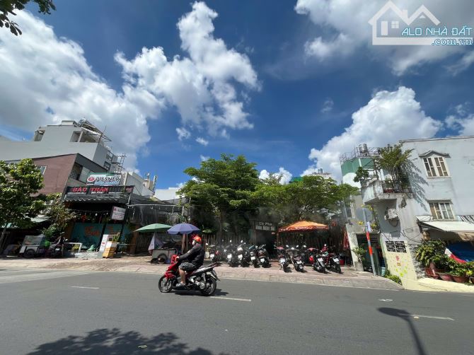 Bán Khuôn Đất Xây 3 hầm 19 tầng MT Quận 3 , 21 x 46m , 813m, 310 tỷ