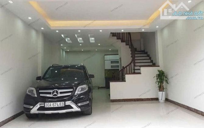 BÁN NHÀ CẦU GIẤY 54m2. NHÀ DÂN XÂY + MẶT TIỀN RỘNG + 2 THOÁNG - GARA Ô TÔ