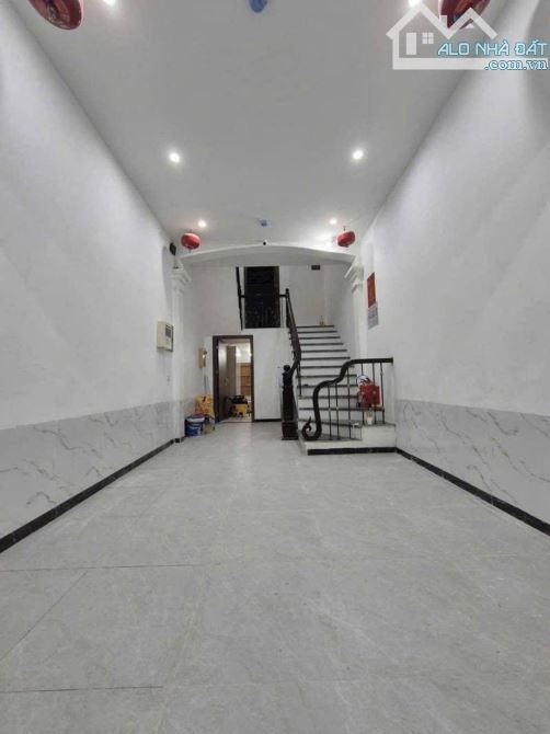 Nhà trương định. 5 tầng 6n 4vs. 44m