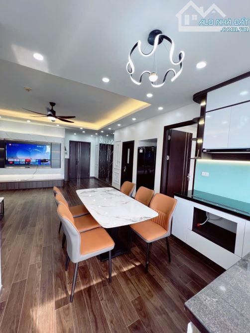 nhà đẹp. cho thuê căn hộ mandarin garden hoàng minh giám. 161m2, 3pn full đồ 30 tr/th