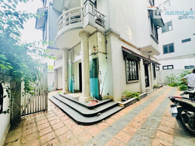 🏡 CHO THUÊ NHÀ NGUYÊN CĂN PHỐ VIỆT HƯNG – SAU BIGC LONG BIÊN – ĐƯỜNG TO, VỈA HÈ RỘNG – PH
