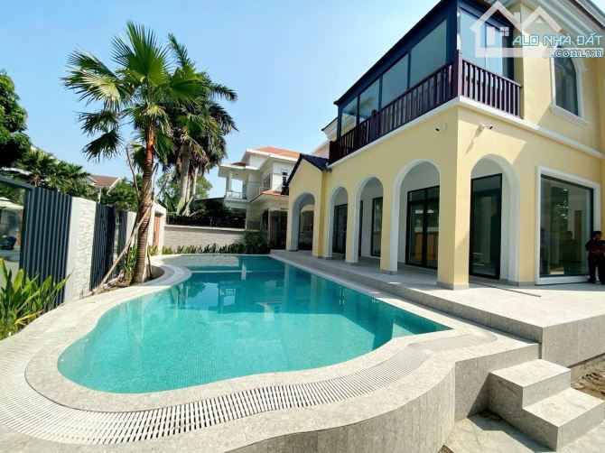 Cho thuê Villa 600m2, HỒ BƠI – MT Nguyễn Văn Hưởng, Thảo Điền , Q2 -20mx33m- 1T 1L-205 Tr.