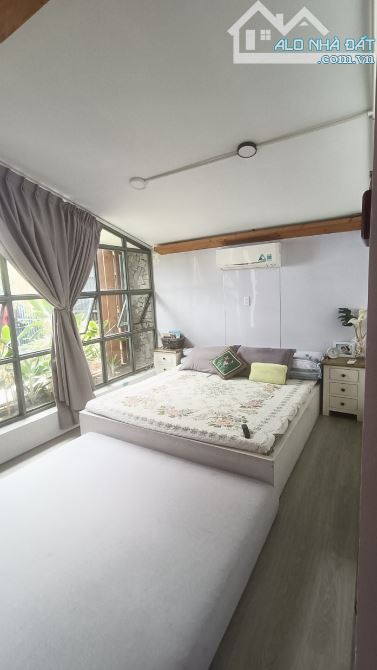 Bán Khách Sạn Biển Mặt Tiền Hồ Nghinh Sát Biển