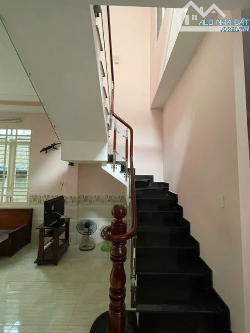 Bán nhà TT Bình Thạnh, giá tốt chỉ nhỉnh 6 tỷ, DT 52m2, BTCT kiên cố, khu an ninh