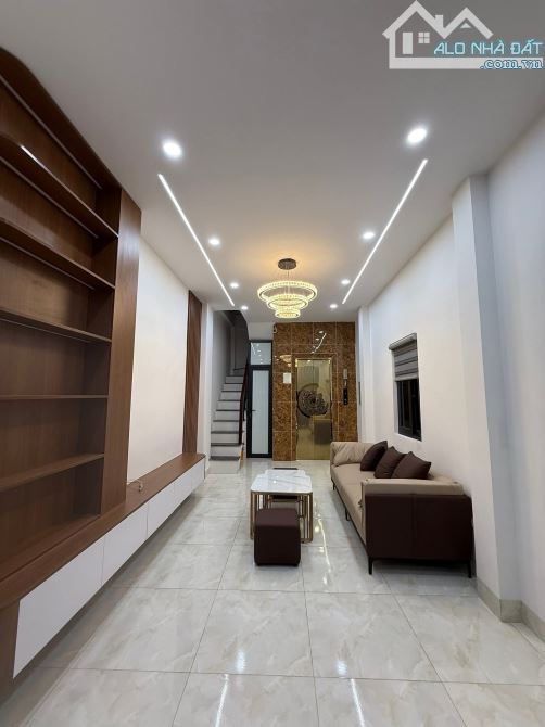Siêu phẩm Phương Mai, 32m2 x 6 tầng thang máy, Ô tô đỗ cửa, Kinh doanh, Giá 9.2 tỷ