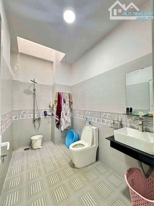 Nhà Đẹp Gần Chợ Châu Sơn (4.5x24m) Mặt Tiền A6 Phạm Ngũ Lão - Xây Ở Kiên Cố | Chỉ 3Tyxxx !