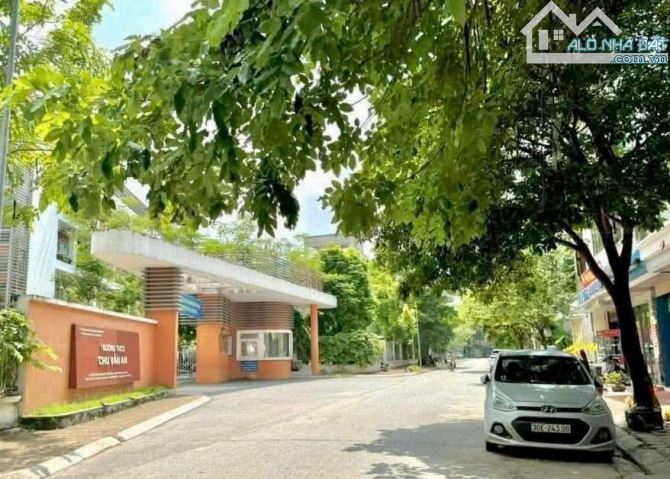 BÁN ĐẤT ĐẸP GIANG BIÊN LONG BIÊN 75M MẶT TIỀN 5,5M ĐƯỜNG Ô TÔ TRÁNH GIÁ CHỈ NHỈNH 12 TỶ