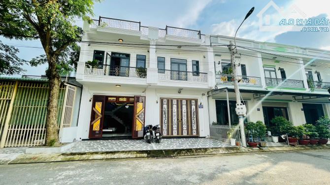 Nhà 1 Trệt 1 Lầu 3PN 3WC - MẶT TIỀN ĐƯỜNG 8M KHU DÂN CƯ ĐÔNG ĐÚC