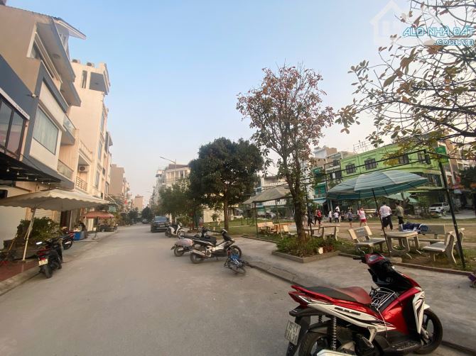 Bán căn nhà 3 tầng duy nhất mặt vườn hoa khu tái định cư Xi Măng, Hồng Bàng – 4.2 tỷ