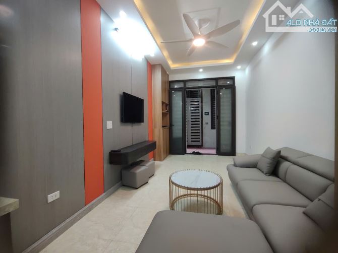 BÁN NHÀ RIÊNG 5 TẦNG VĂN QUÁN HÀ ĐÔNG VỀ Ở LUÔN