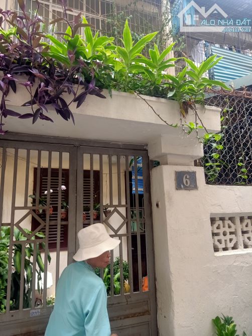 Siêu phẩm đất Hồ Tây Tây Hồ, 60m2 hai mặt tiền ô tô, thích hợp làm Vp, toà nhà chỉ 18.8tỷ