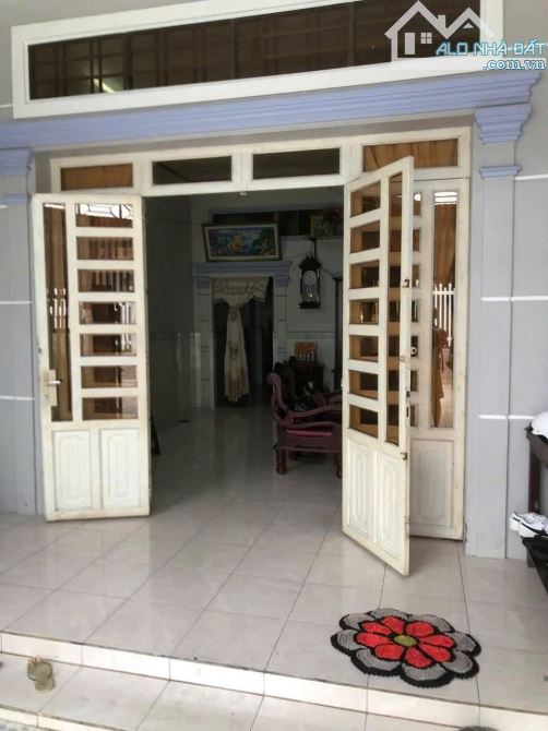 Bán căn nhà tại đường số 99, tân phú trung, dt 125m2 giá 855 triệu sổ hồng riêng, vay đuơc