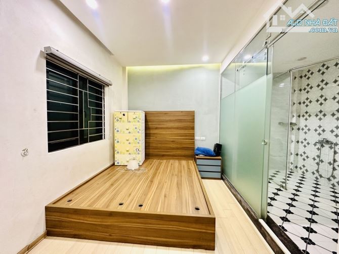 SIÊU PHẨM PHÂN LÔ – LÔ GÓC CỰC HIẾM – 2 NHÀ 4 TẦNG KIÊN CỐ – CÁCH PHỐ 20M
