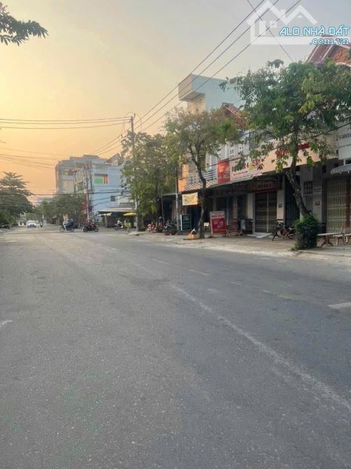BÁN ĐẤT MẶT TIỀN ĐƯỜNG NGUYỄN TRI PHƯƠNG , CÓ SẲN 5 PHÒNG TRỌ ĐANG CHO THUÊ