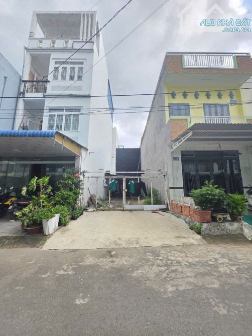 BÁN NỀN ĐẸP MẶT TIỀN ĐƯỜNG PHAN HUY CHÚ ĐOẠN NGOÀI CÁCH ĐƯỜNG TÔ HIẾM THÀNH 50M