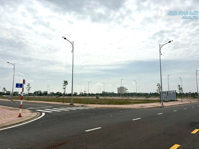 Lô đất 171,5m2 tại Nhơn Trạch - Giá 1 tỷ 550tr, XD tự do, gần sân bay, KCN,… Sổ H