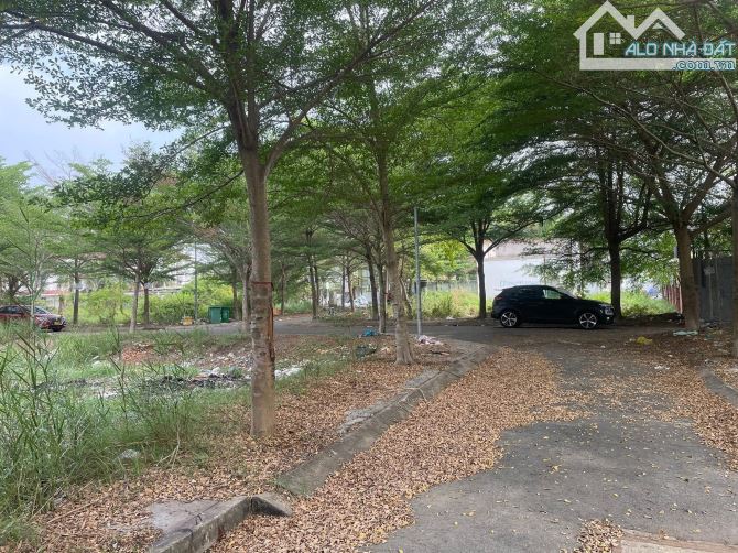 Bán Đất hẻm xe hơi đường lê văn lương DT : 86.3 giá : 4 tỷ