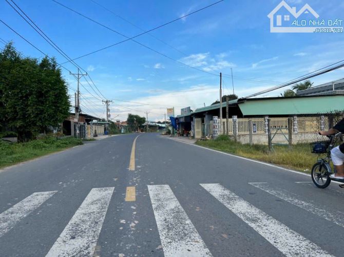 Đất Ngộp tại TP HCM mới, diện tích 600m2, Giá chỉ 450 triệu rẻ bèo, sổ hồng sẵn