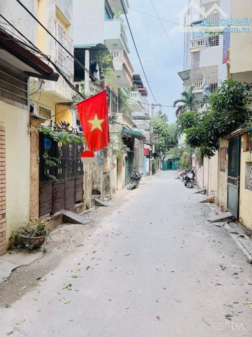BÁN LÔ ĐẤT ĐẸP – SỔ ĐỎ CHÍNH CHỦ – VỊ TRÍ ĐẮC ĐỊA TẠI YÊN NGHĨA, HÀ ĐÔNG