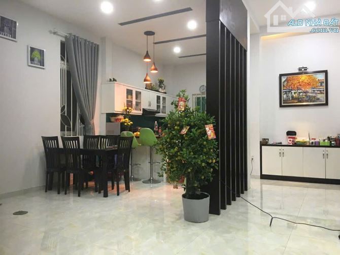 Hiếm! Giá quá tốt, ngang khủng 9m, 90m2 sát Hàng Xanh, chỉ 8,7 tỉ